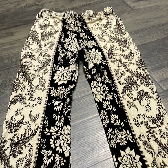 Novella Royale Bell Bottoms - Picture 5 of 15